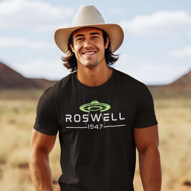Roswell UFO Alien Extraterrestrial Flying Saucer T-Shirt (Von Creator hochgeladen)