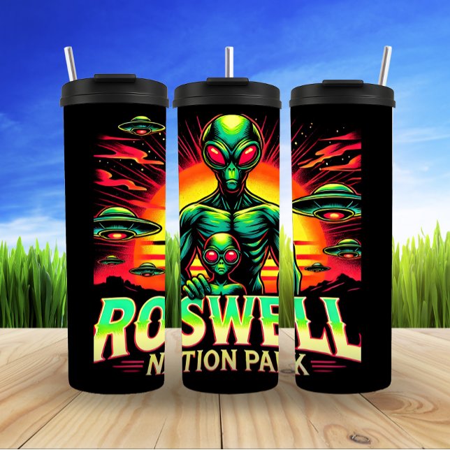 Roswells Alien Invasion Graphics Thermosbecher (Von Creator hochgeladen)