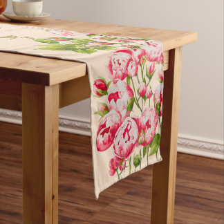 Rosy Abundance auf einem Tischläufer