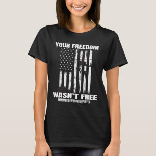 Rot am Freitag Militärveteran Patriotikamerikaner T-Shirt