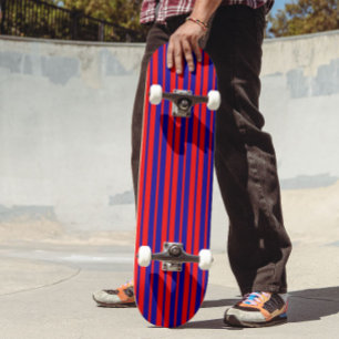 Rot-Blau-Gestreiftes Design Skateboard