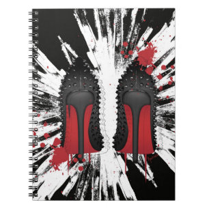 Rot erreicht Stilettschuh-Heelsspritzen u. Notizblock