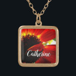 Rot-Gebärmutter-Foto-individuelle Name-Skript mode Vergoldete Kette<br><div class="desc">Ein nahes Foto mit einem lebhaften, rot-orangen und gelben Dekor erinnert an einen warmen Sommertag. Entspannen Sie sich und erleben Sie die Freude dieses Fotos, wann immer Sie diese atemberaubende, schöne Fotografie personalisierten Namen charme Halskette tragen. Diese Halskette ist in kleinen, mittleren und großen Größen sowie in quadratischer und kreisförmiger...</div>