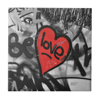 Rot gemaltes Herz Fliese