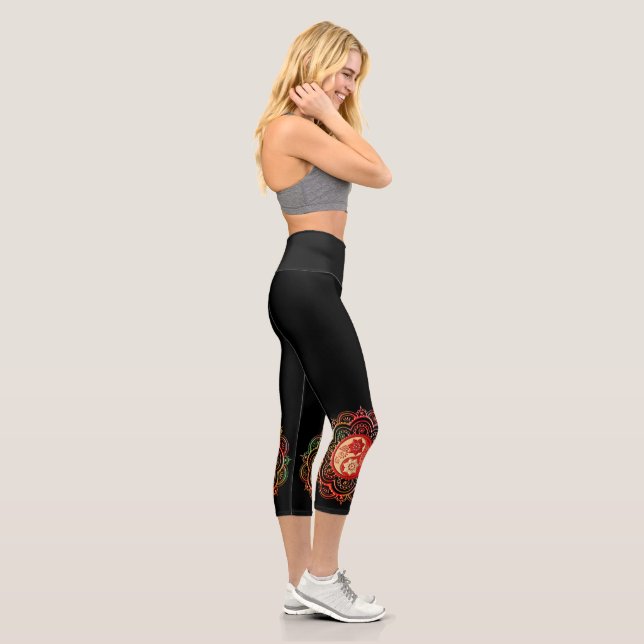 Rot & Gold Mandala Capri Leggings (Rechts)