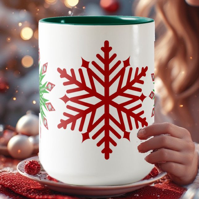 Rot grüne Weihnachtsschneeflocken Party Tasse (Kid's Red Green Christmas Snowflakes Party Mug)