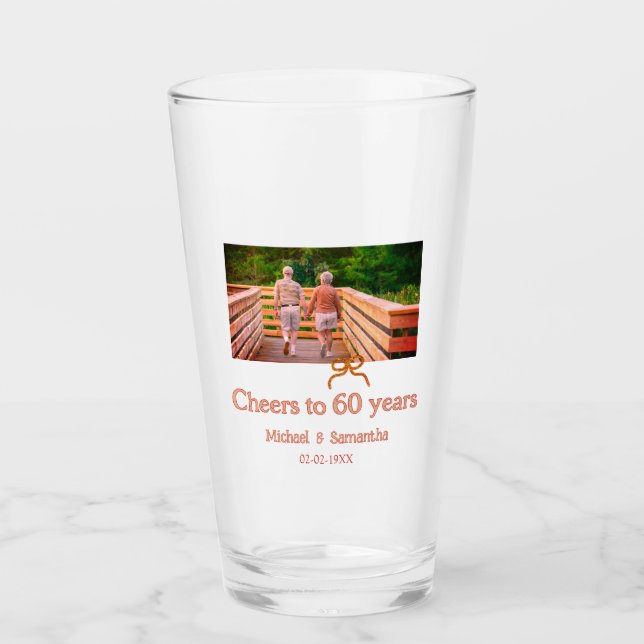 Rot oder Schleife prostet 60 Jahre Hochzeitsjubilä Glas (Vorderseite)