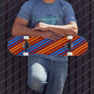 Rot Orange Blau Vertikale Streifen Design Skateboard