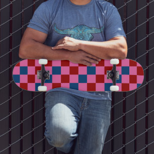 Rot Pink Blau Kariertes Musterdesign Skateboard