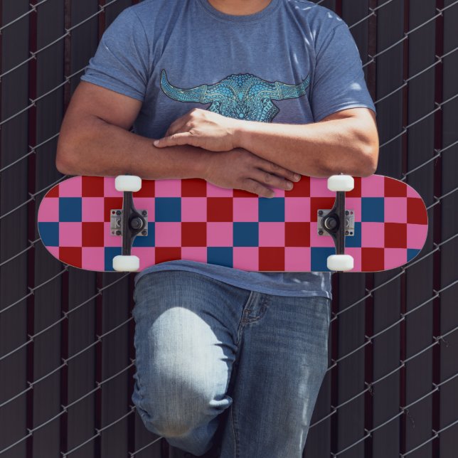 Rot Pink Blau Kariertes Musterdesign  Skateboard (Außenbereich 3)