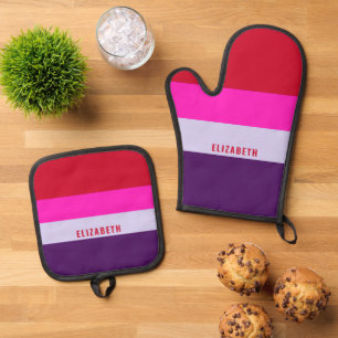 Rot, Rosa und Lila Streifen Muster Personalisiert Ofenhandschuh & Topflappen-Set