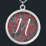 Rot-Schwarz-Rose Gothic Wedding Monogram Versilberte Kette<br><div class="desc">Die gotische Hochzeitsketten-Brautgeschenke aus unserer Rose sind in Schwarz und Rot gehalten,  um die gotische Hochzeitskollektion Rot und Schwarz Rose zu ergänzen. Dunkelschwarz und tiefrot kontrastieren mit einer Fülle dunkler Blumenmotive. Das Monogramm des Script-Schriftartes verleiht ein künstlerisches Aussehen,  das gut mit gotischem Stil übereinstimmt.</div>