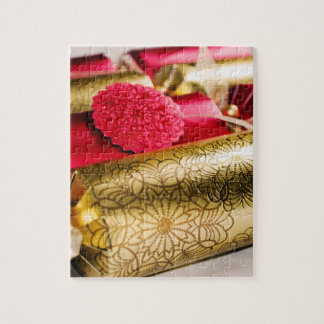 Rot und Goldweihnachtscracker Puzzle