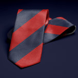 Rot und Navy Blue Streifen Krawatte<br><div class="desc">Stilvolle nautische Streifen Muster in fetten und klassischen Farben perfekt für das Büro oder eine Nacht im Stadtzentrum.</div>