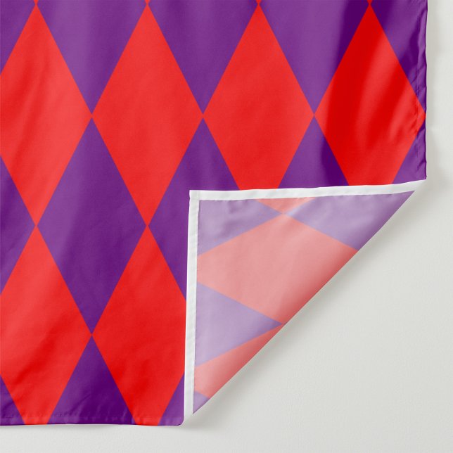 Rot und violett kariertes Harlekin-Design  Stoff (Von Creator hochgeladen)