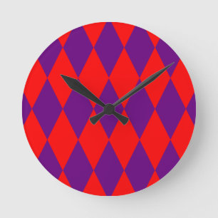 Rot und violettes Harlekin-Karo-Design  Runde Wanduhr