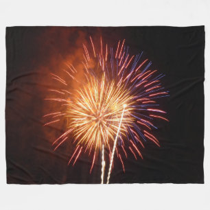 Rot, Weiß und Blau Feuerwerk I Patriotisch Fleecedecke