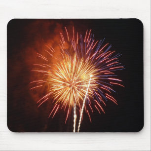 Rot, Weiß und Blau Feuerwerk I Patriotisch Mousepad