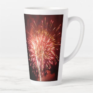 Rot, Weiß und Blau Feuerwerke II Patriotisch Milchtasse
