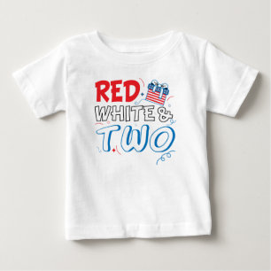 Rot weiß und zwei 4. Juli Kleinkind Geburtstag Baby T-shirt