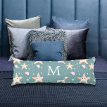 Rotbarsch-Qualle, grün, dunkel, Cyan-Monogramm Seitenschläferkissen<br><div class="desc">Grüner,  dunkler,  zyanfarbener Hintergrund mit orangefarbenem Seestern und Quallen. Personalisieren Sie Ihren Namen und fügen Sie ihn hinzu. Weiße Schrift mit Großbuchstaben.</div>