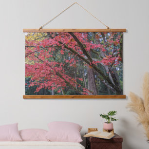 Rote Ahornblätter an Baum Botanisch Wandteppich Mit Holzrahmen