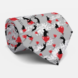 Rote Ballons fliegen Krawatte