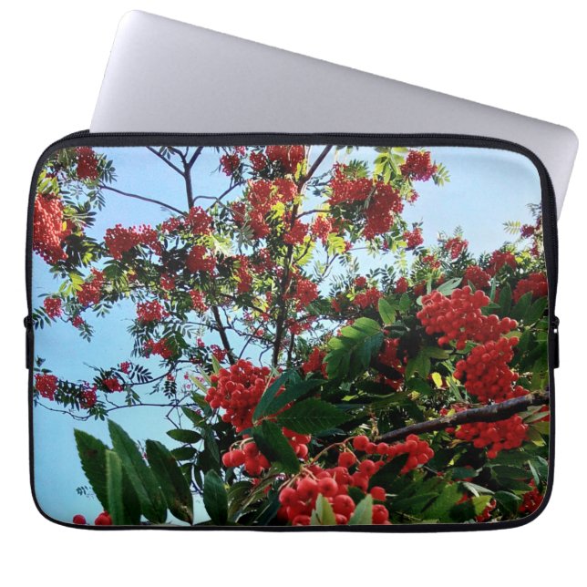 Rote Beeren Laptopschutzhülle (Vorderseite)