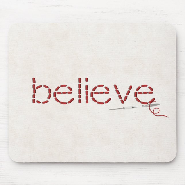 rote BELIEVE-Textnachricht mit Nadel Mousepad (Vorne)