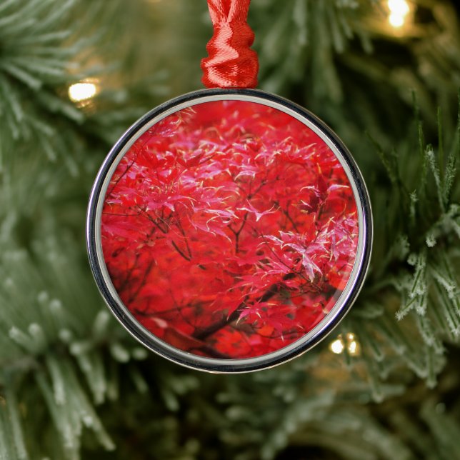 Rote Blätter überall Ornament Aus Metall (Baum)