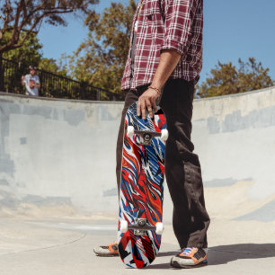 Rote Blaue Schwarze Abstrakte Rennflammen Skateboard
