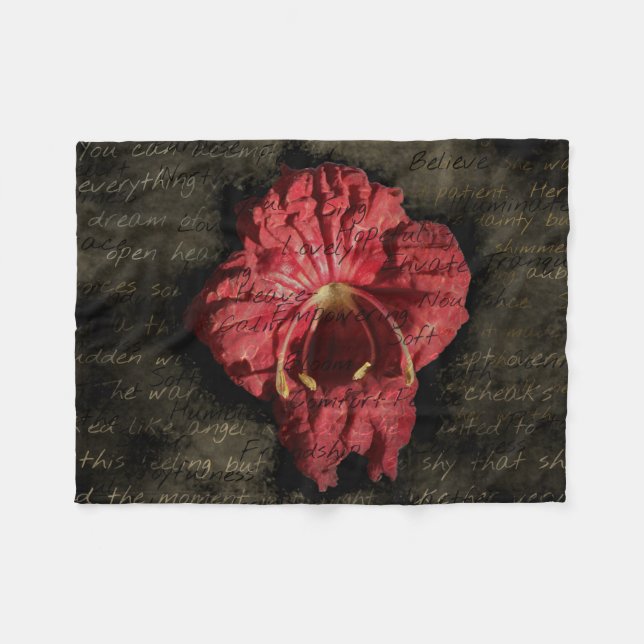Rote Blume auf Grunge-Text Fleecedecke (Vorderseite (Horizontal))