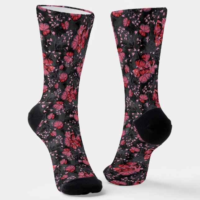 Rote Blume auf schwarz-grauem Hintergrund. Socken (Gewinkelt)