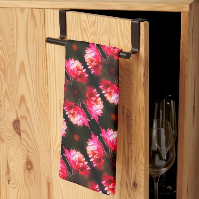 Rote Blume bei Sonnenlicht Nah-up Muster Geschirrtuch (Drittel gefaltet)