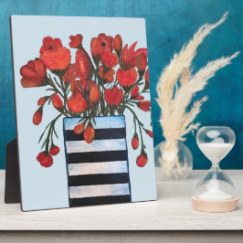 Rote Blume mit gestreifter Vase Fine Art Fotoplatte