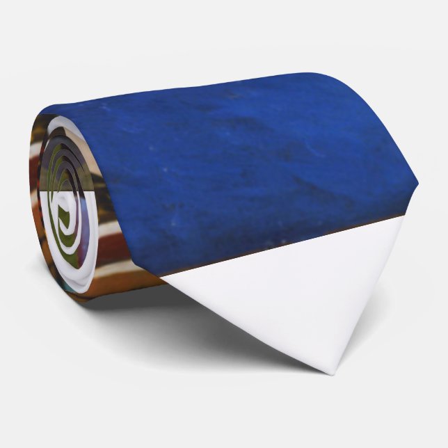 Rote Blume von Joan Miro Krawatte (Gerollt)