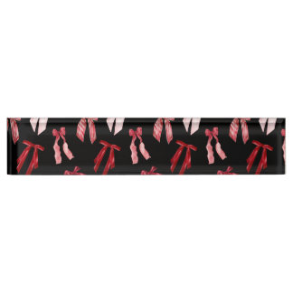 Rote Bogen in schwarz Namensplakette