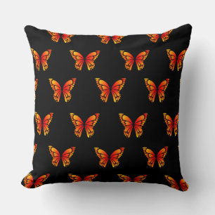 Rote Butterflys von Schaufenstern. Kissen