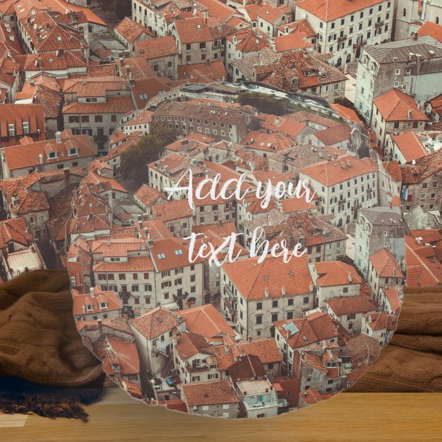 Rote Dächer von Kotor (Montenegro) Rundes Kissen (Von Creator hochgeladen)