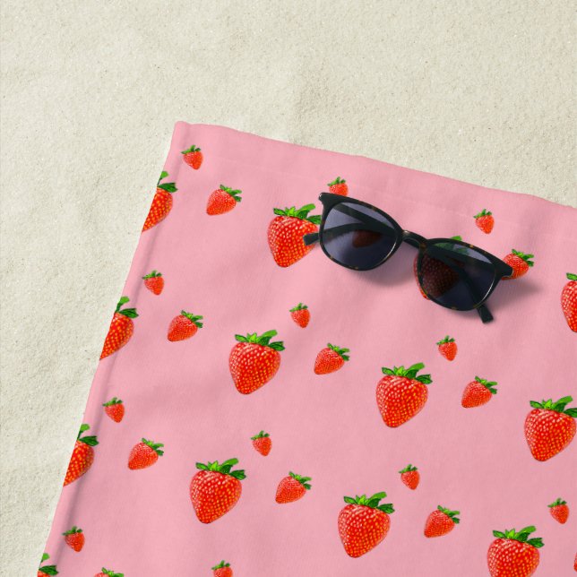 Rote Erdbeeren auf rosafarbenem Hintergrund Strandtuch (Beispiel)