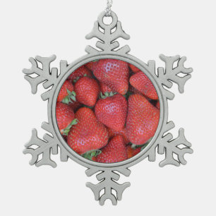 Rote Erdbeeren, frisch Schneeflocken Zinn-Ornament