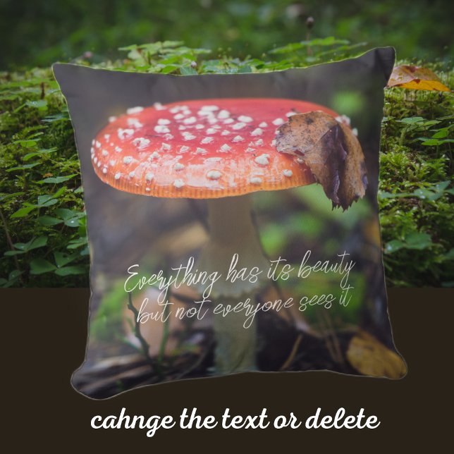 Rote Fliege Agaric Pilz im Wald Kissen (Von Creator hochgeladen)