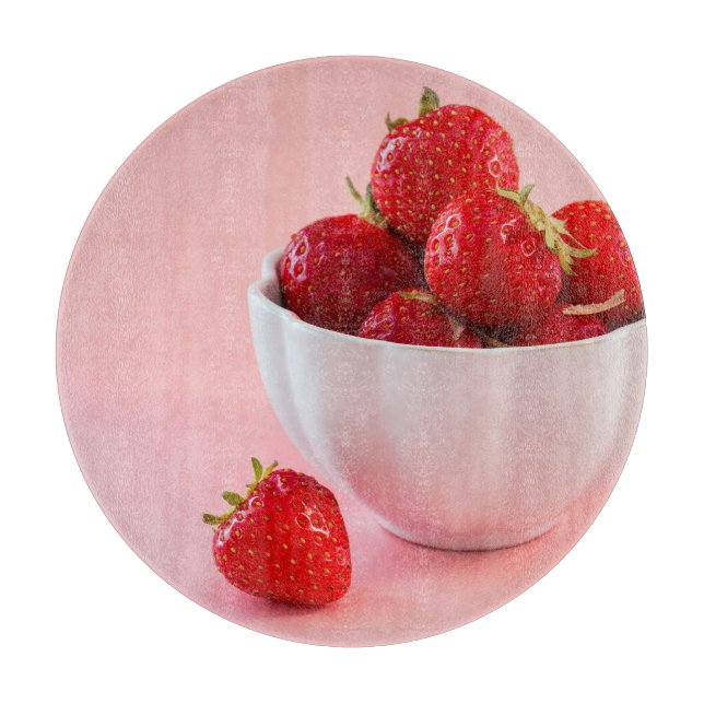 Rote frische Erdbeeren Fotografie auf Rosa Schneidebrett (Vorderseite)