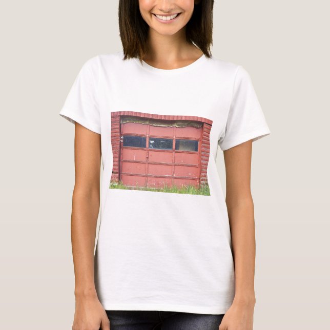 Rote Garagen-Tür T-Shirt (Vorderseite)