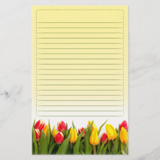 Rote gelbe Tulpe-Blumen-gelber Hintergrund Briefpapier