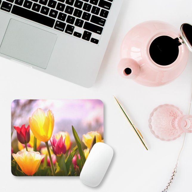 Rote, gelbe und rosa Tulpen in der Sonne Mousepad (tulips mouse mat)