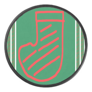 Rote Grüne Weihnachtsstrumpf auf Grün Eishockey Puck