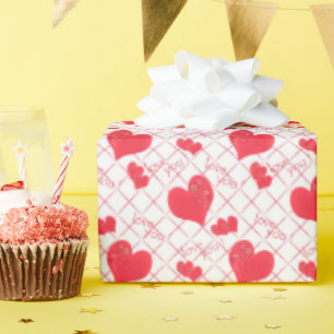 Rote Herzen, Text, "Liebe du", rot und weiß. Geschenkpapier