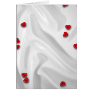 Rote Herzen über Silk Karten