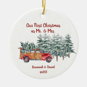 Rote Holzwagen-Tannen-Bäume Schnee Unser erstes We Keramik Ornament